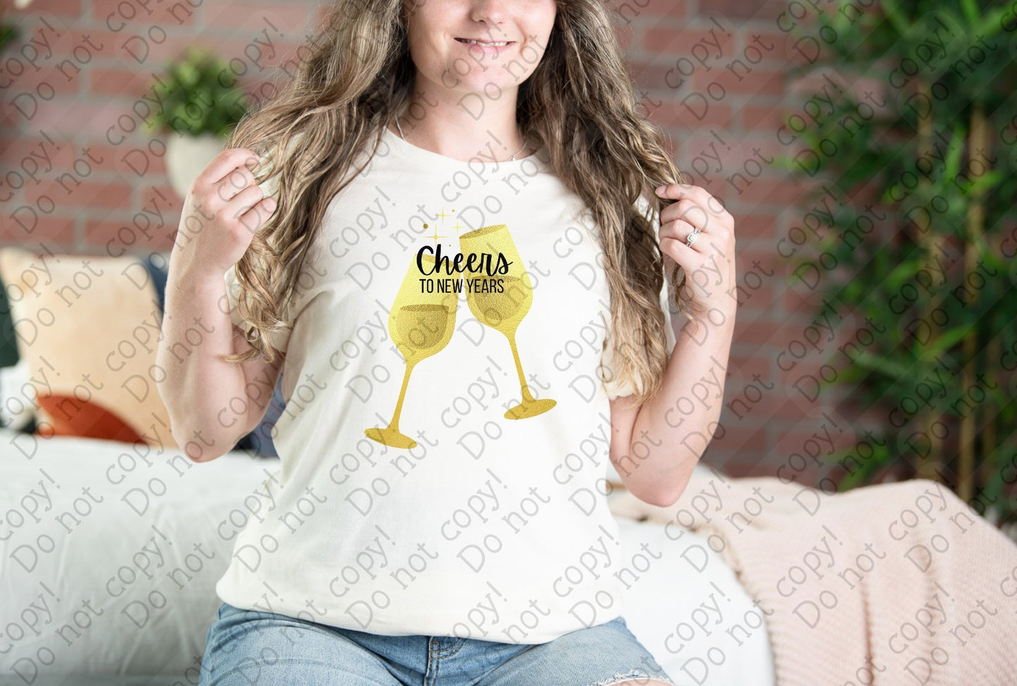 01-60 Cheers to New Years tee