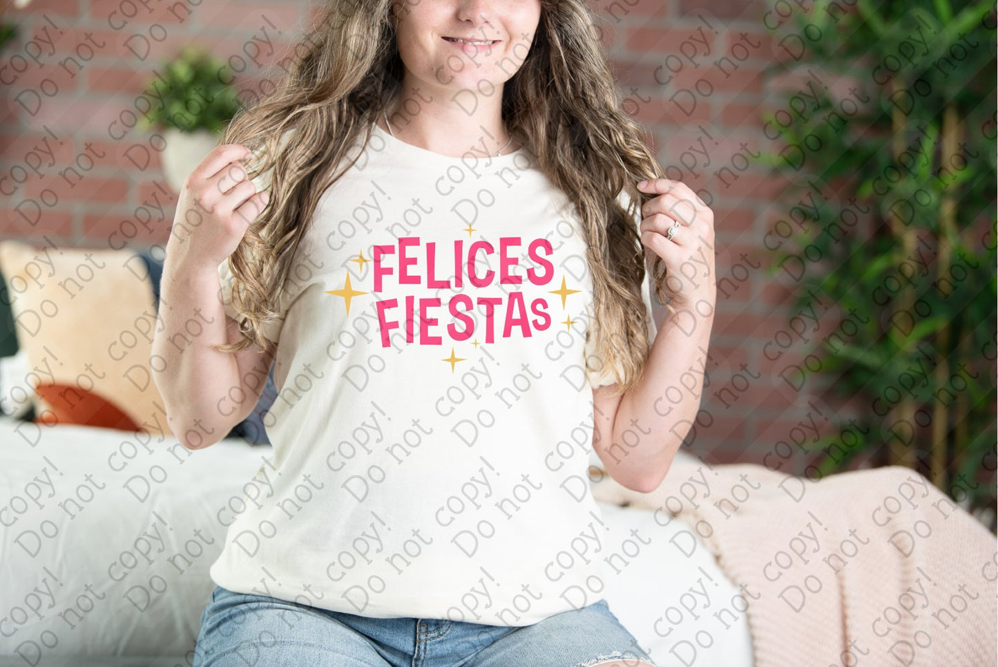 01-61 Felices Fiestas tee