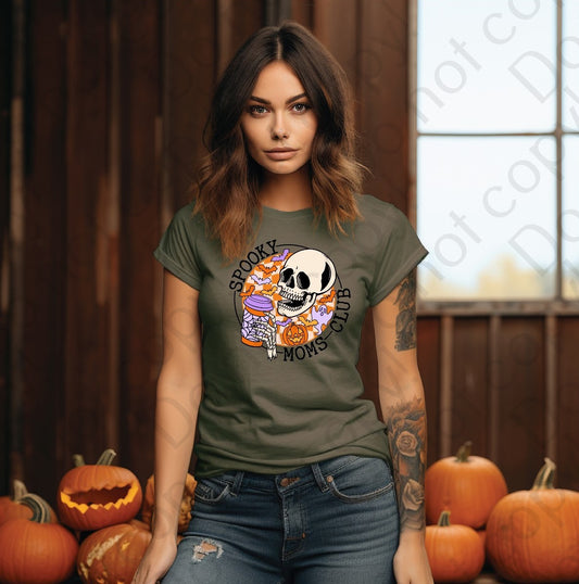 10-220 Spooky moms club Tee