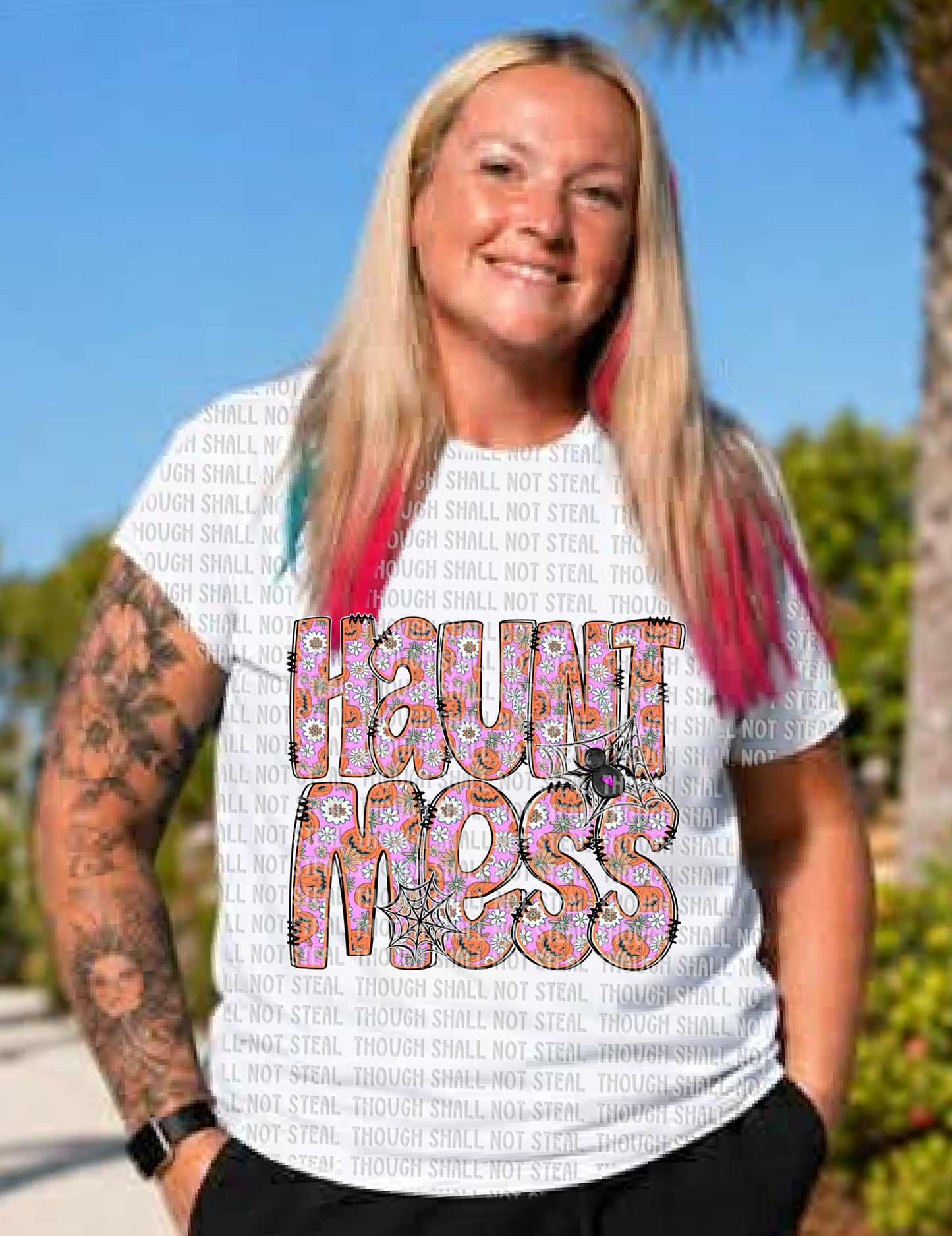 10-270 Haunt Mess tee