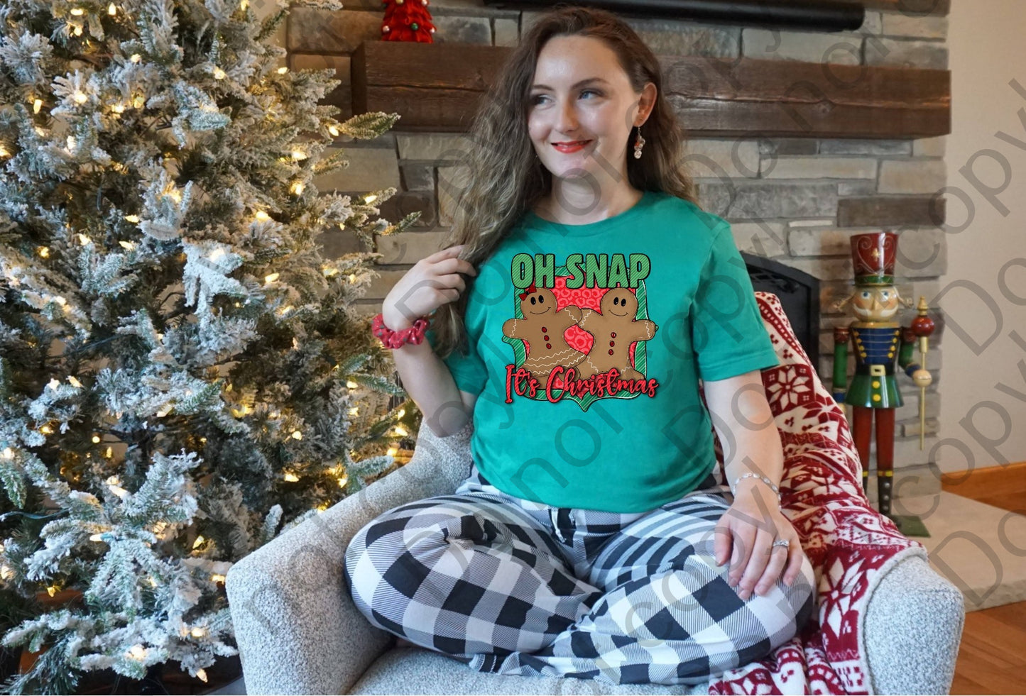 12-397 Oh Snap It's Christmas Green tee