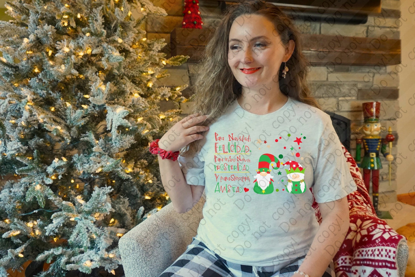 12-512 Para Navida Gnomes tee