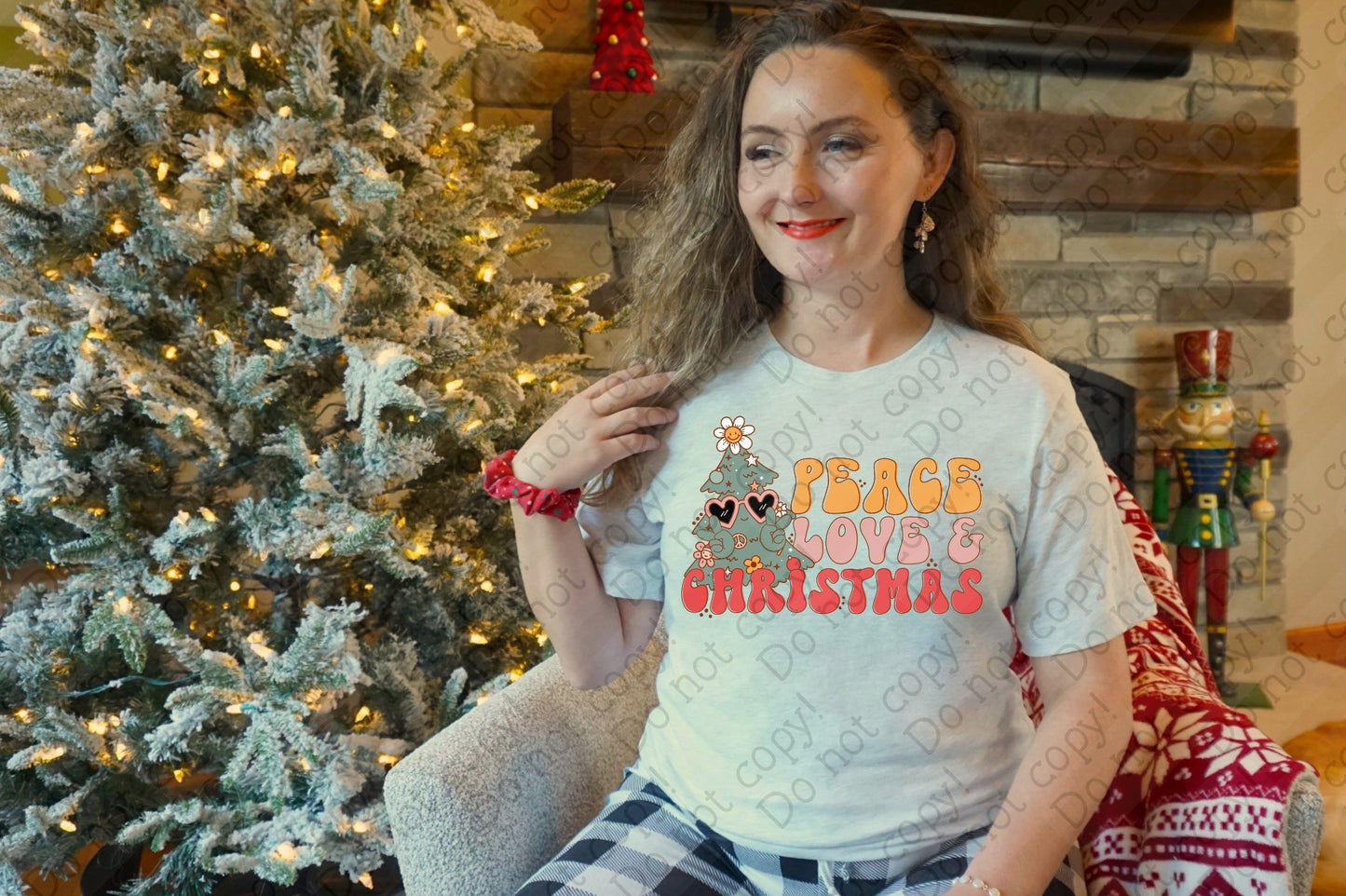 12-513 Peace Love & Christmas tee