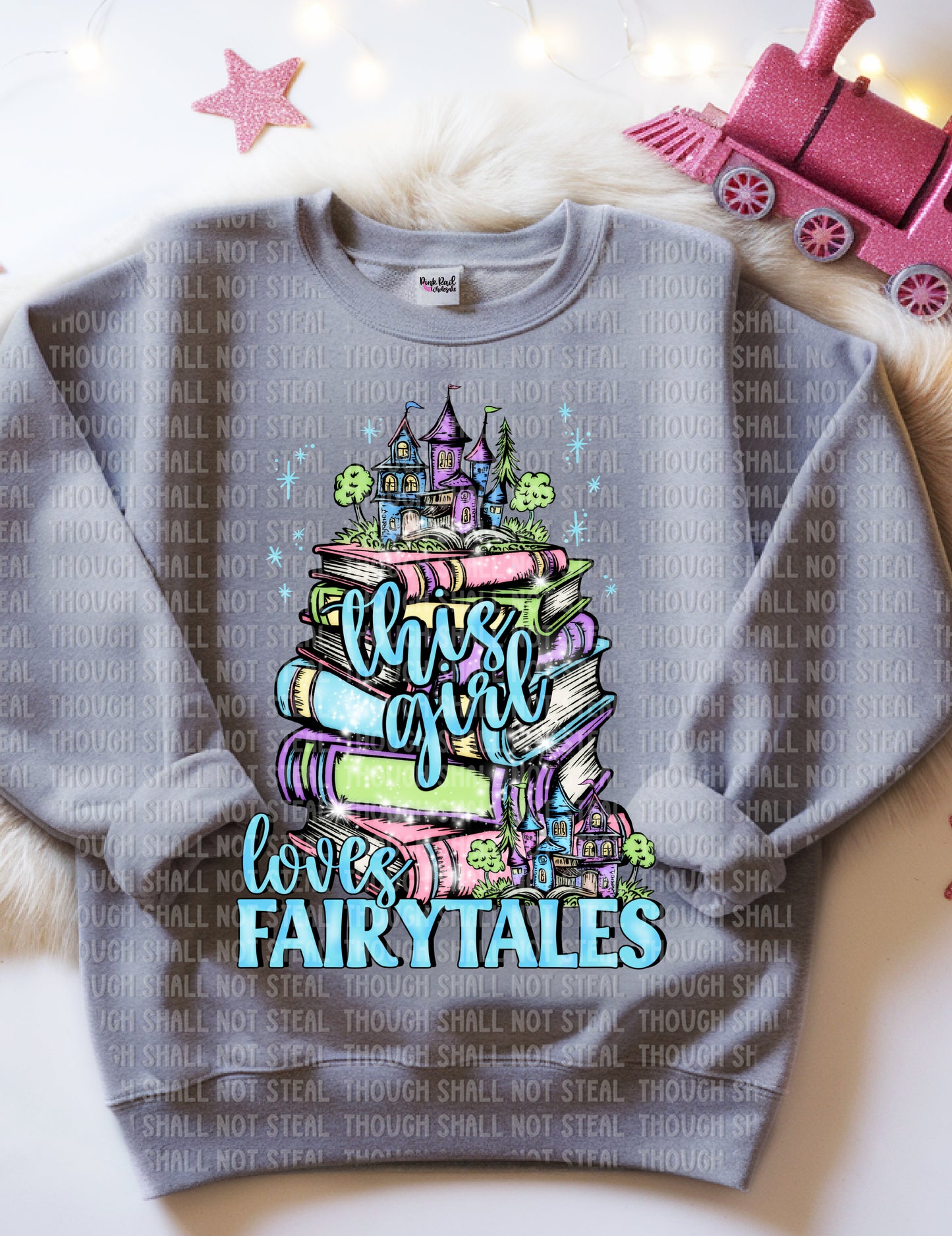 24-20 This Girl loves Fairytales Tee
