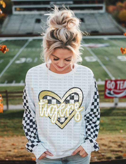 61-06 Lee's Summit Tigers - Checkered Heart tee