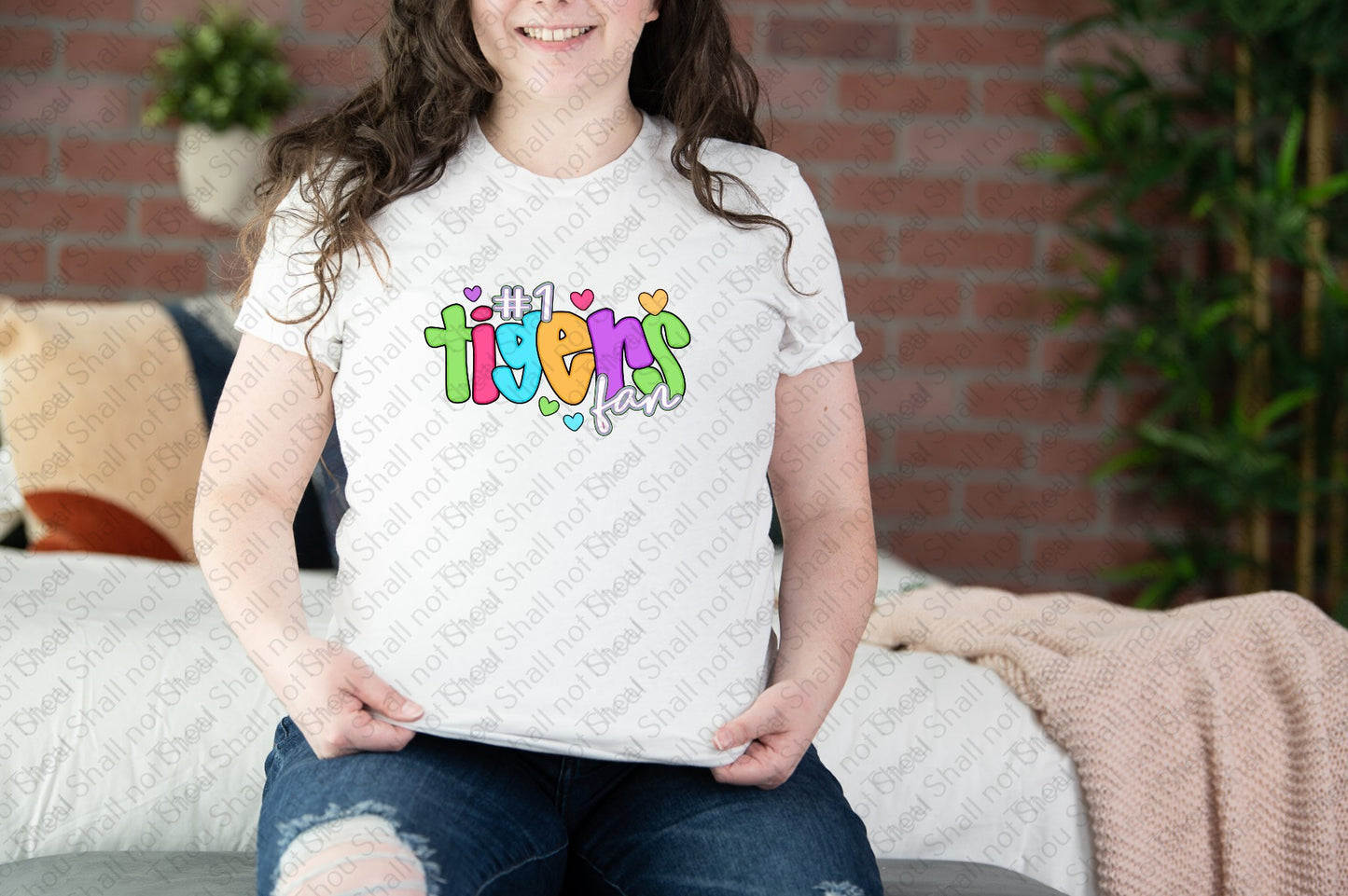 61-32 Neon - Tigers tee