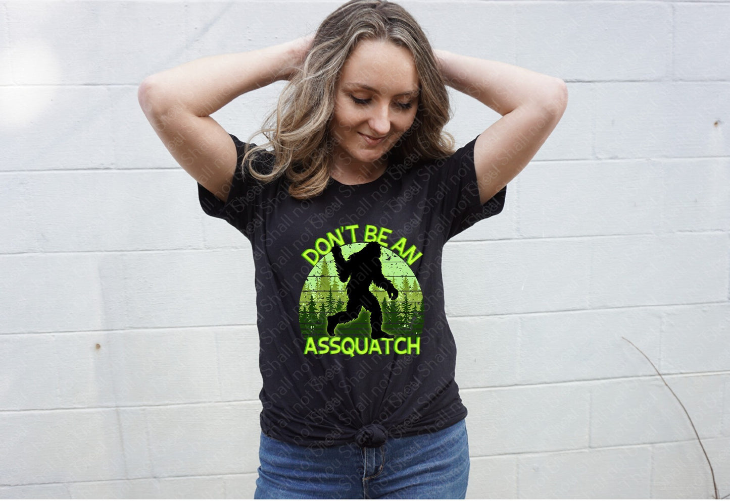 L-324 Don_t be an Assquatch tee